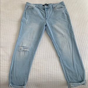 Tinsel Distressed boyfriend jean